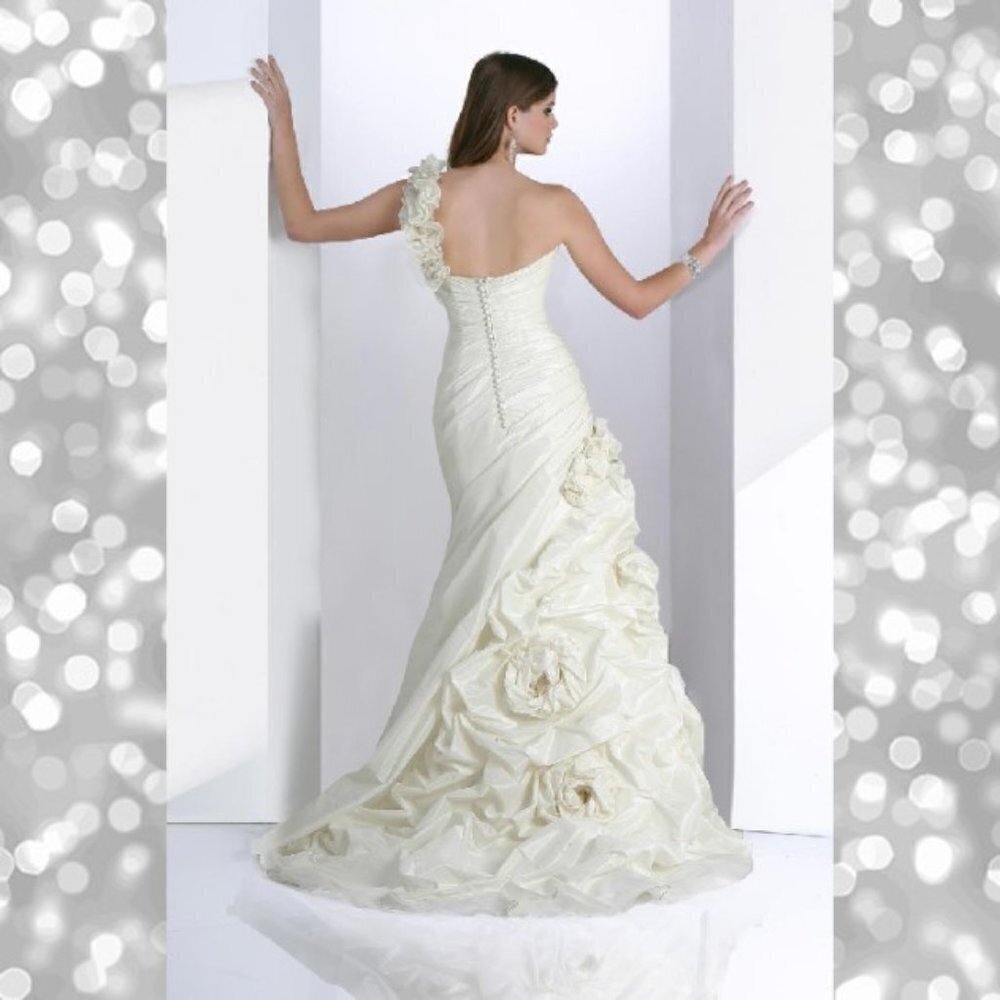 NWT Impression Bridal Wedding Gown Dress 10044 - Picture 3 of 5